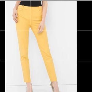 Yellow ankle pants.